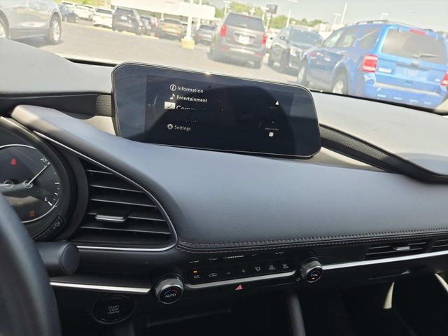 Mazda Mazda3 Vehicle Full-screen Gallery Image 19