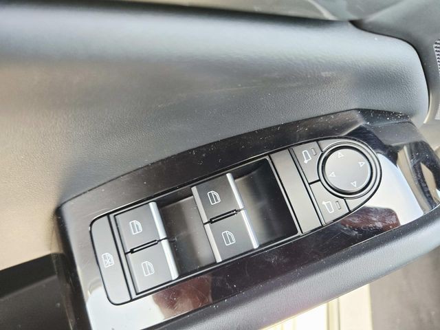 Mazda Mazda3 Vehicle Full-screen Gallery Image 29