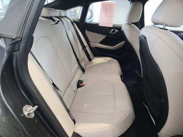 BMW 2 Series Vehicle Full-screen Gallery Image 11