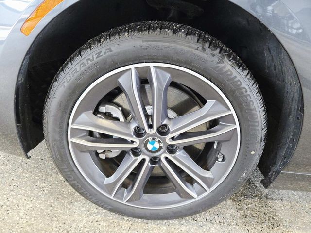 BMW 2 Series Vehicle Full-screen Gallery Image 14