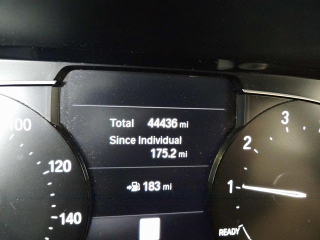 BMW 2 Series Vehicle Full-screen Gallery Image 19