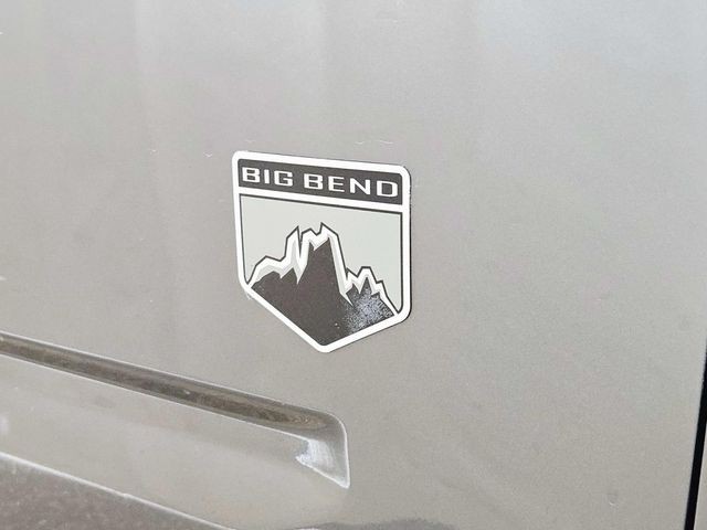 Ford Bronco Sport Vehicle Full-screen Gallery Image 14