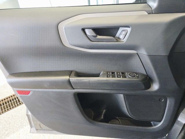 Ford Bronco Sport Vehicle Full-screen Gallery Image 31