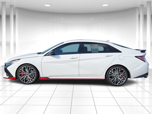 Hyundai Elantra N Vehicle Full-screen Gallery Image 02