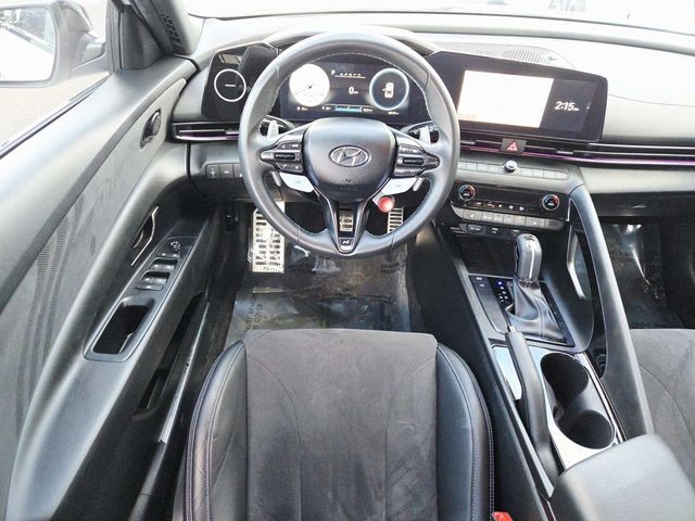 Hyundai Elantra N Vehicle Full-screen Gallery Image 08