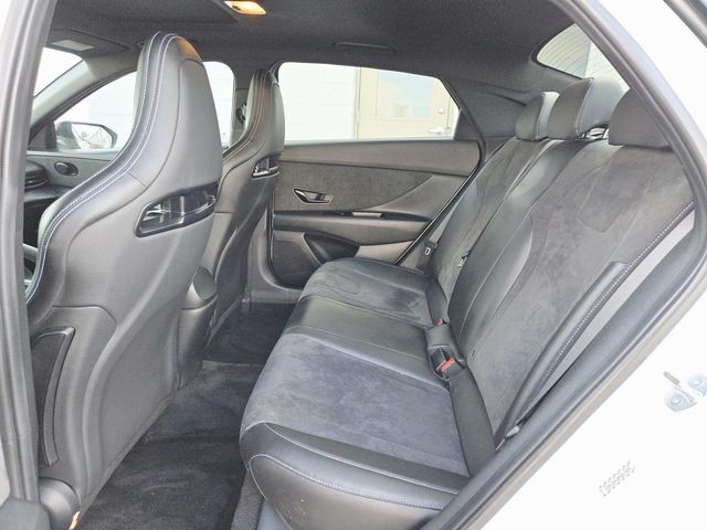 Hyundai Elantra N Vehicle Full-screen Gallery Image 10