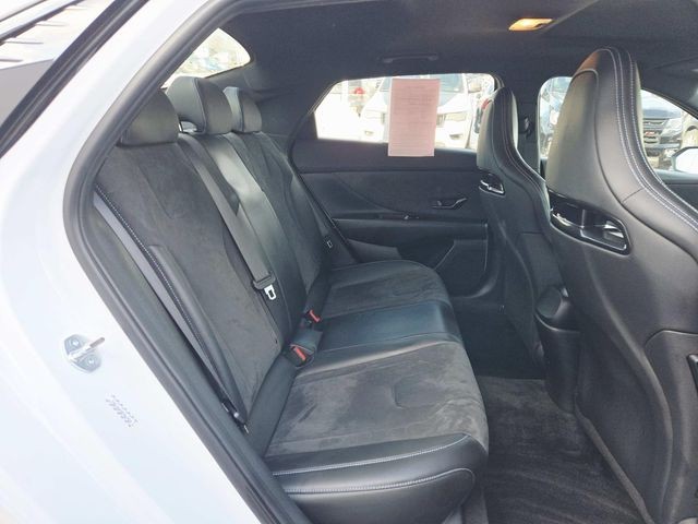 Hyundai Elantra N Vehicle Full-screen Gallery Image 12