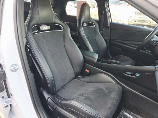 Hyundai Elantra N Vehicle Full-screen Gallery Image 13