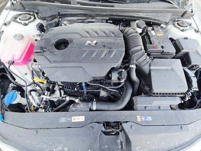 Hyundai Elantra N Vehicle Full-screen Gallery Image 14