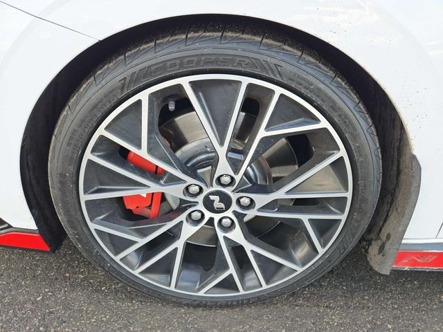 Hyundai Elantra N Vehicle Full-screen Gallery Image 15