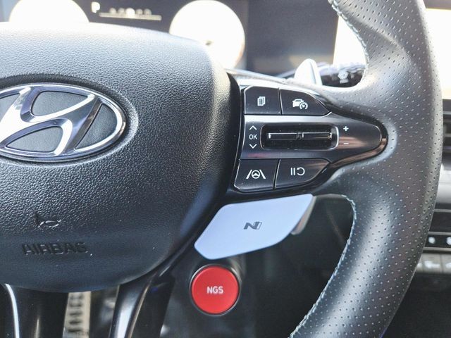 Hyundai Elantra N Vehicle Full-screen Gallery Image 18