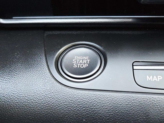 Hyundai Elantra N Vehicle Full-screen Gallery Image 25