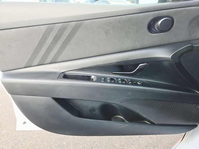 Hyundai Elantra N Vehicle Full-screen Gallery Image 30