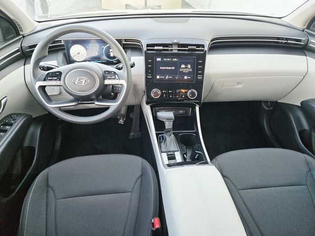 Hyundai Tucson Vehicle Full-screen Gallery Image 06