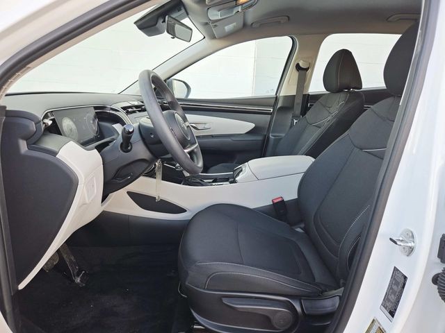 Hyundai Tucson Vehicle Full-screen Gallery Image 08