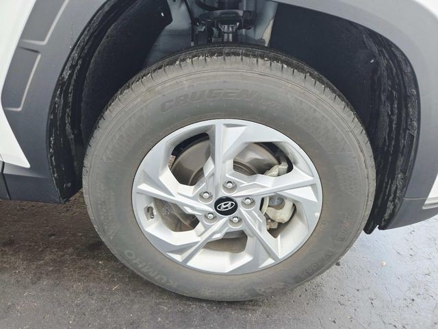 Hyundai Tucson Vehicle Full-screen Gallery Image 13