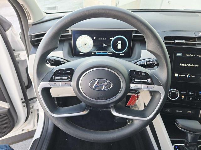 Hyundai Tucson Vehicle Full-screen Gallery Image 15