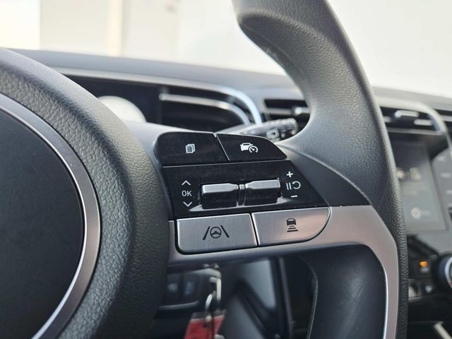 Hyundai Tucson Vehicle Full-screen Gallery Image 17