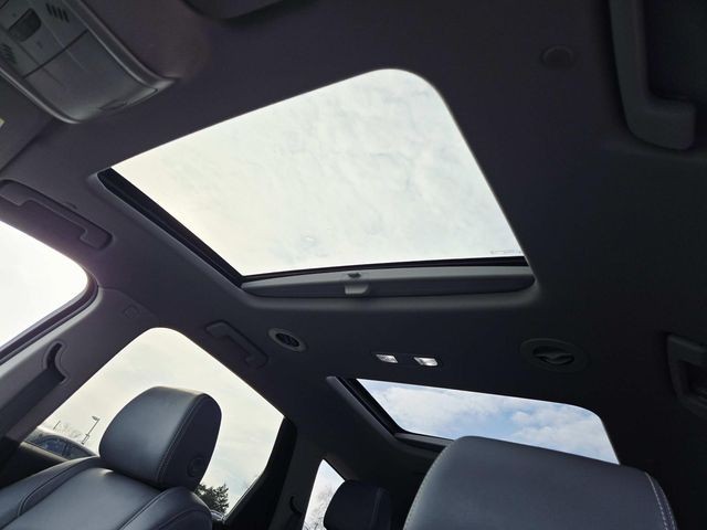 Buick Enclave Vehicle Full-screen Gallery Image 06