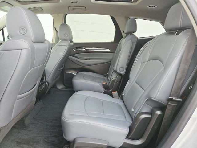 Buick Enclave Vehicle Full-screen Gallery Image 10