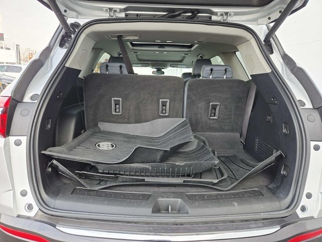 Buick Enclave Vehicle Full-screen Gallery Image 12