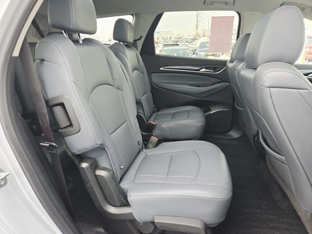 Buick Enclave Vehicle Full-screen Gallery Image 14