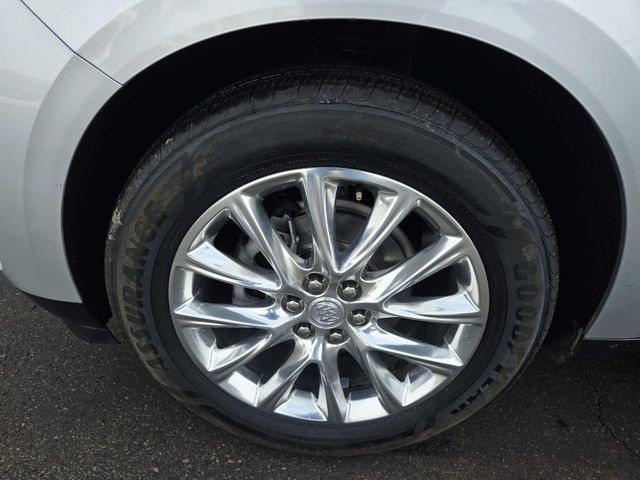 Buick Enclave Vehicle Full-screen Gallery Image 17