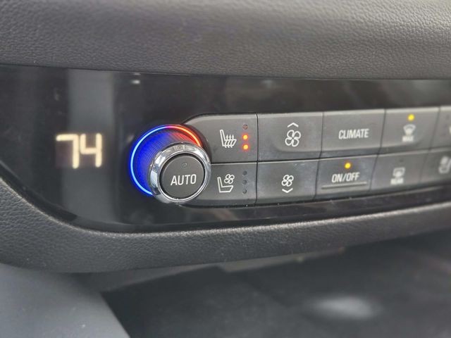 Buick Enclave Vehicle Full-screen Gallery Image 28