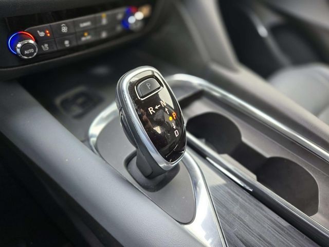 Buick Enclave Vehicle Full-screen Gallery Image 29