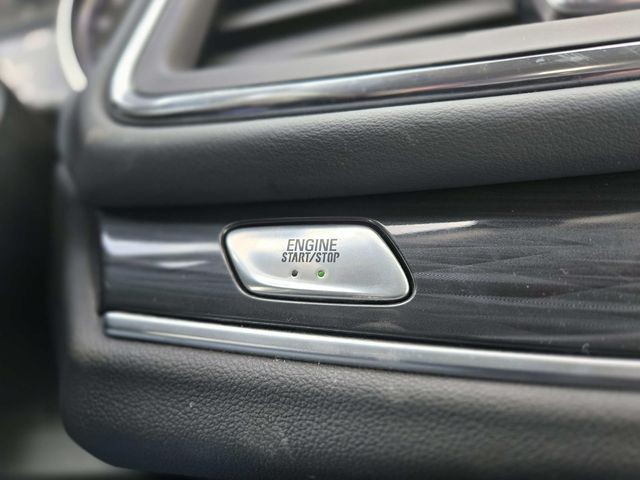 Buick Enclave Vehicle Full-screen Gallery Image 30