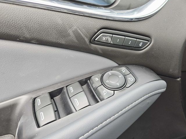 Buick Enclave Vehicle Full-screen Gallery Image 34