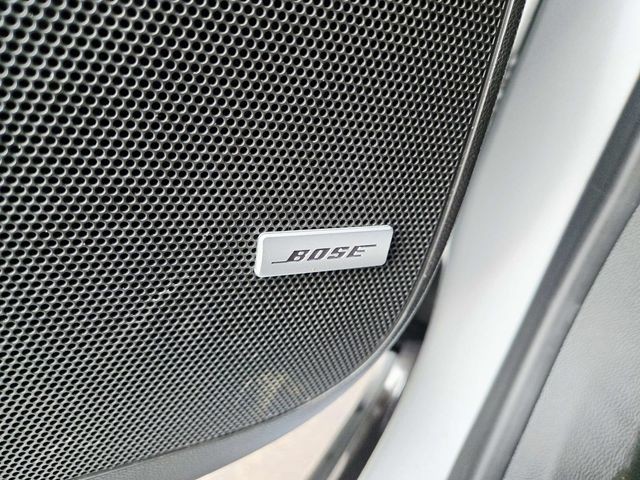 Buick Enclave Vehicle Full-screen Gallery Image 36