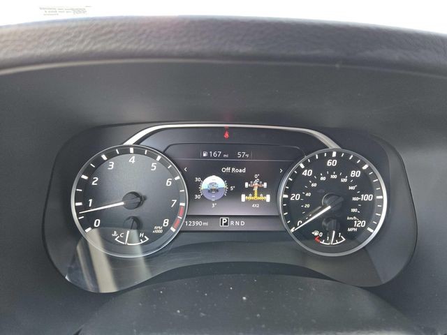 Nissan Frontier Vehicle Full-screen Gallery Image 19