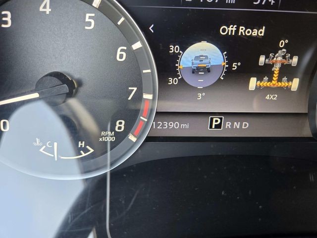 Nissan Frontier Vehicle Full-screen Gallery Image 20