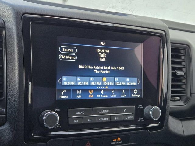 Nissan Frontier Vehicle Full-screen Gallery Image 22