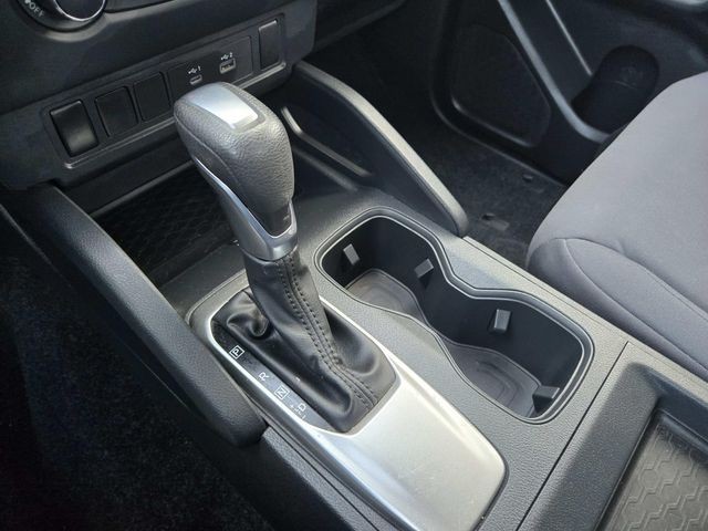 Nissan Frontier Vehicle Full-screen Gallery Image 26