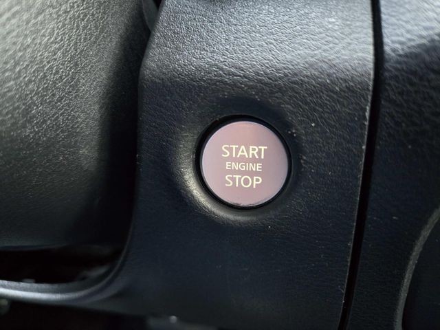 Nissan Frontier Vehicle Full-screen Gallery Image 27