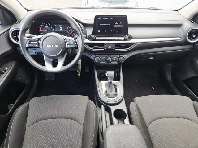 Kia Forte Vehicle Full-screen Gallery Image 06