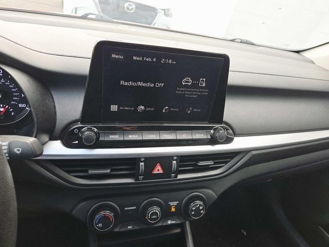 Kia Forte Vehicle Full-screen Gallery Image 19