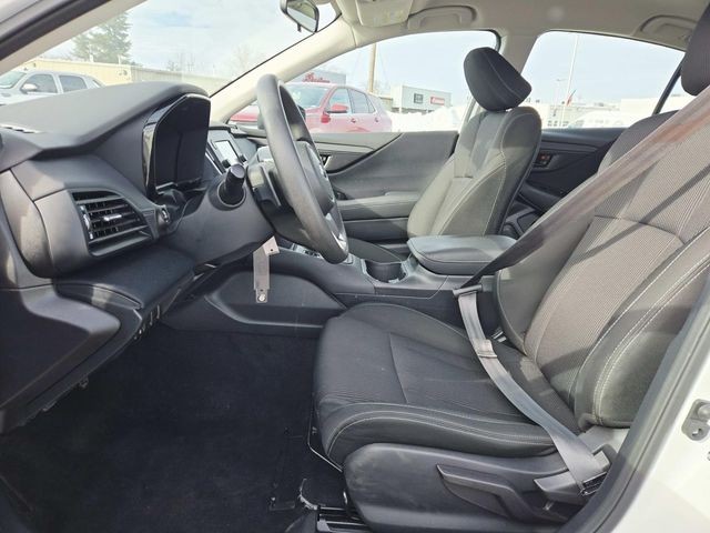 Subaru Legacy Vehicle Full-screen Gallery Image 08