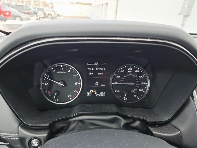 Subaru Legacy Vehicle Full-screen Gallery Image 18