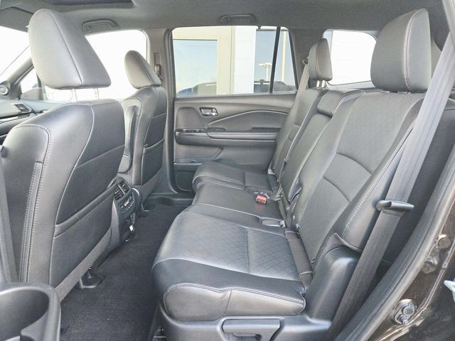 Honda Passport Vehicle Full-screen Gallery Image 10