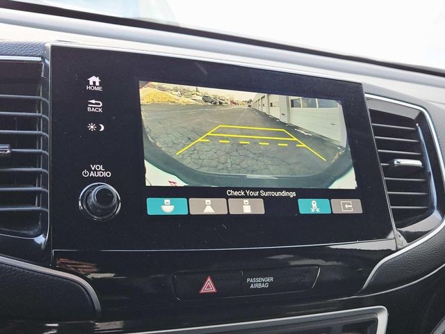 Honda Passport Vehicle Full-screen Gallery Image 24