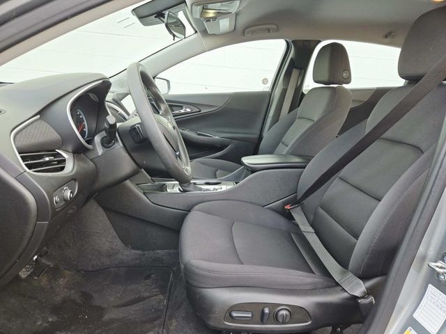 Chevrolet Malibu Vehicle Full-screen Gallery Image 08