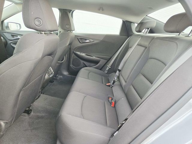 Chevrolet Malibu Vehicle Full-screen Gallery Image 09