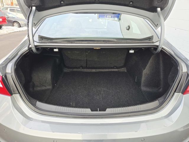 Chevrolet Malibu Vehicle Full-screen Gallery Image 10