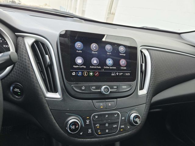 Chevrolet Malibu Vehicle Full-screen Gallery Image 19