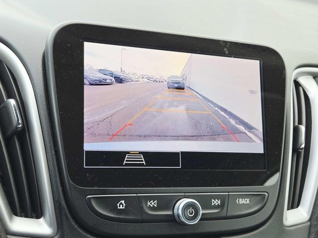 Chevrolet Malibu Vehicle Full-screen Gallery Image 21