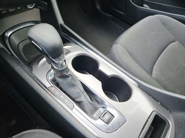 Chevrolet Malibu Vehicle Full-screen Gallery Image 24