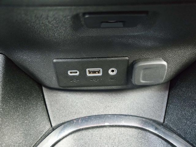 Chevrolet Malibu Vehicle Full-screen Gallery Image 25